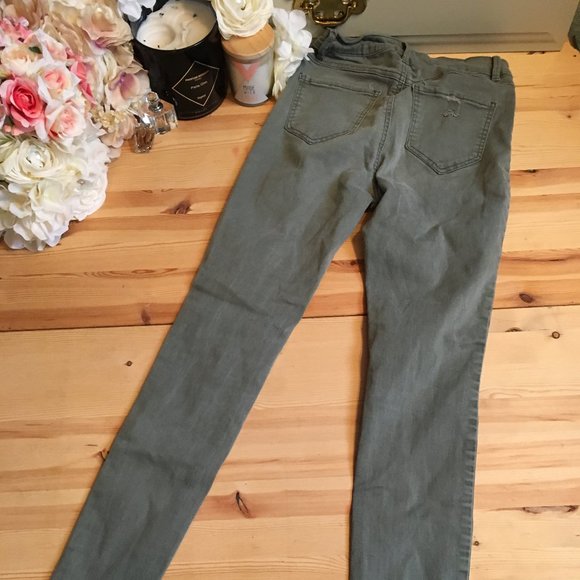 2 Pairs Distressed Ripped High Rise Skinny Jeans - Picture 16 of 16